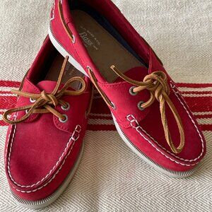 G.H. &b Co. Bass Red Boat Shoes